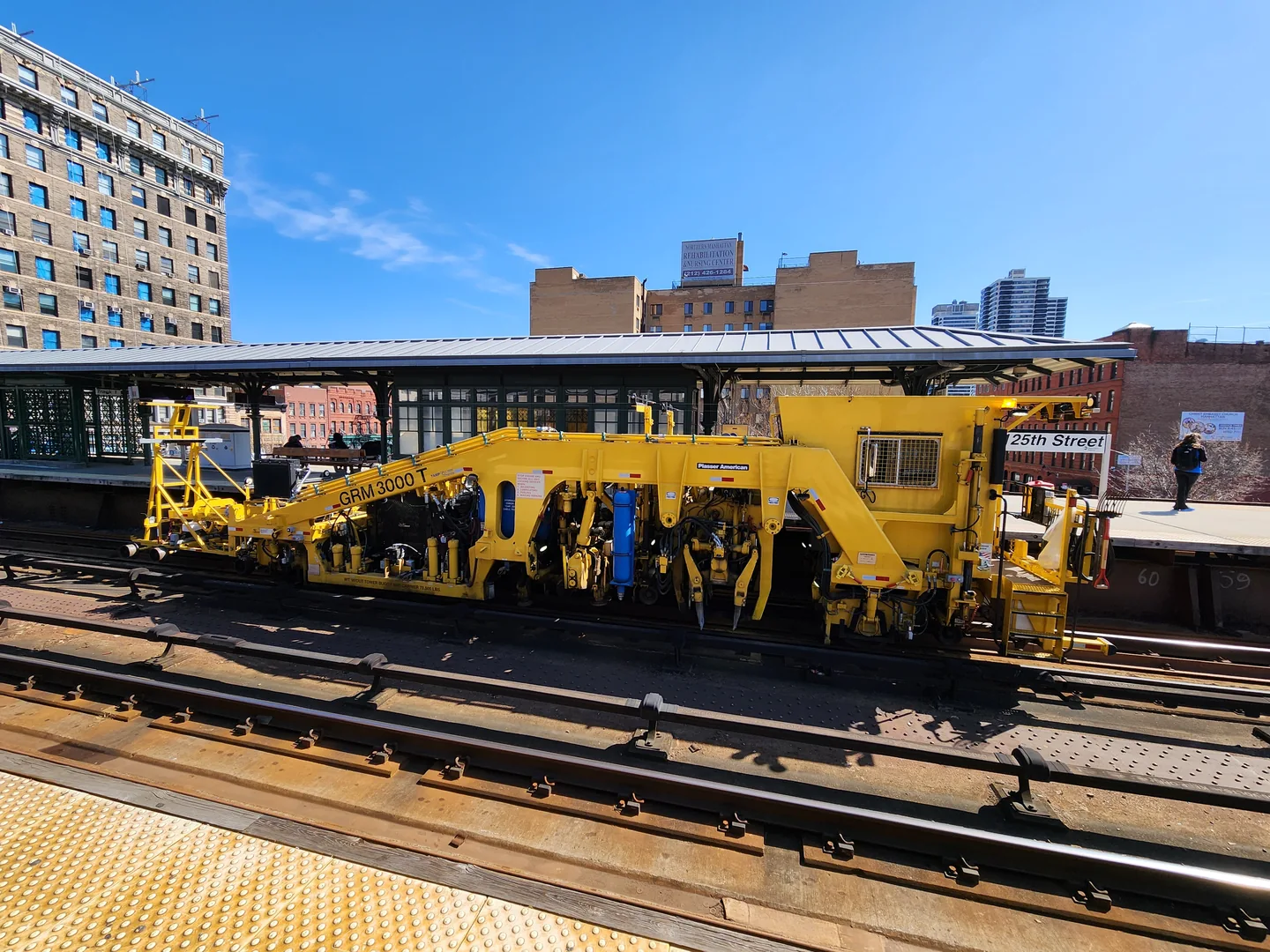 ماشین زیرکوب GRM3000T در ایستگاه Harlem–125th Street نیویورک